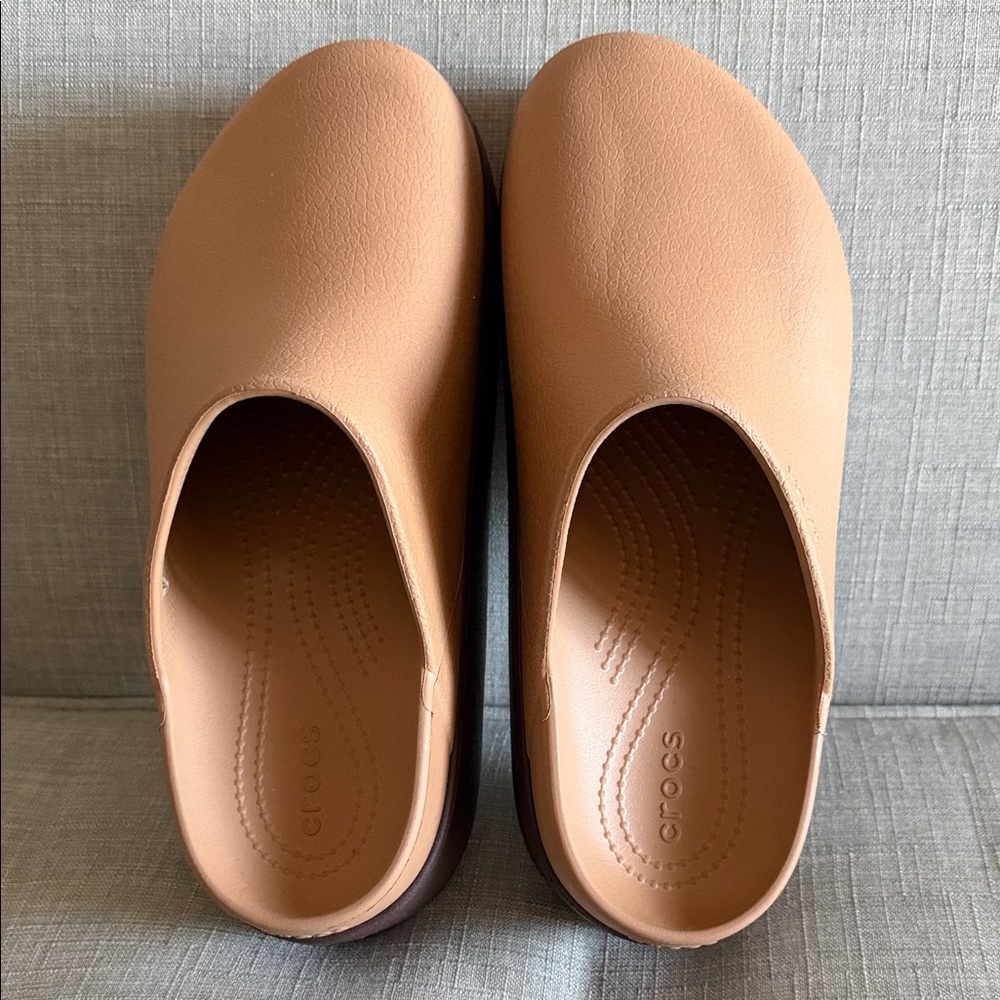 CROCS Dylan Platform Clogs - Women’s Size 10 - Taupe